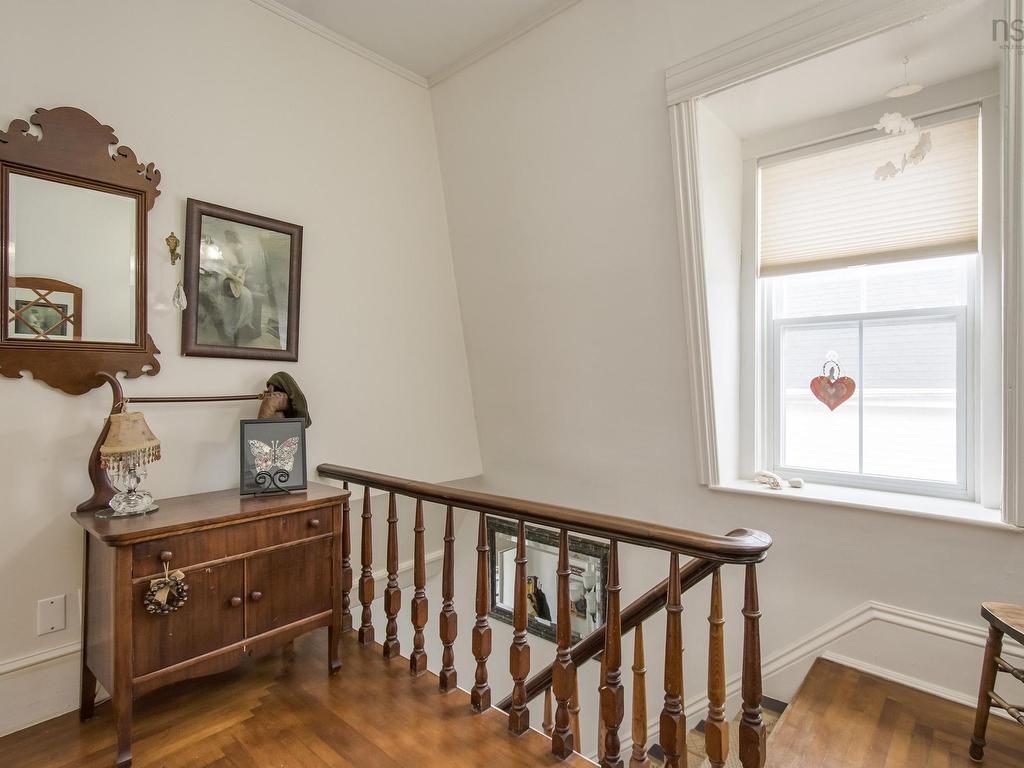 












51 Fox Street

,
Lunenburg,




NS
B0J 2C0

