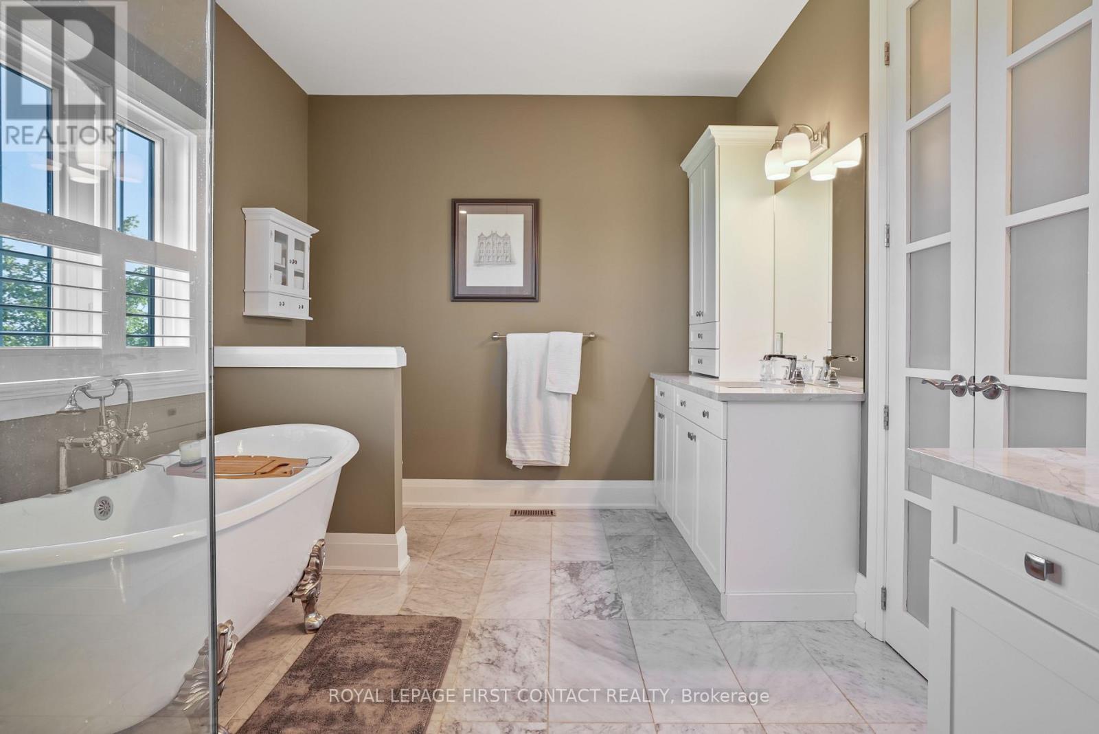 












3 MORGAN DRIVE

,
Oro-Medonte,




Ontario
L0K1E0

