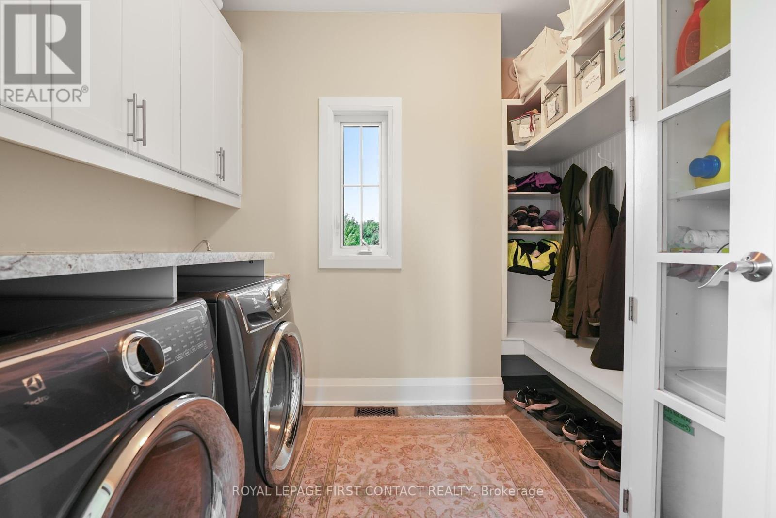 












3 MORGAN DRIVE

,
Oro-Medonte,




Ontario
L0K1E0


