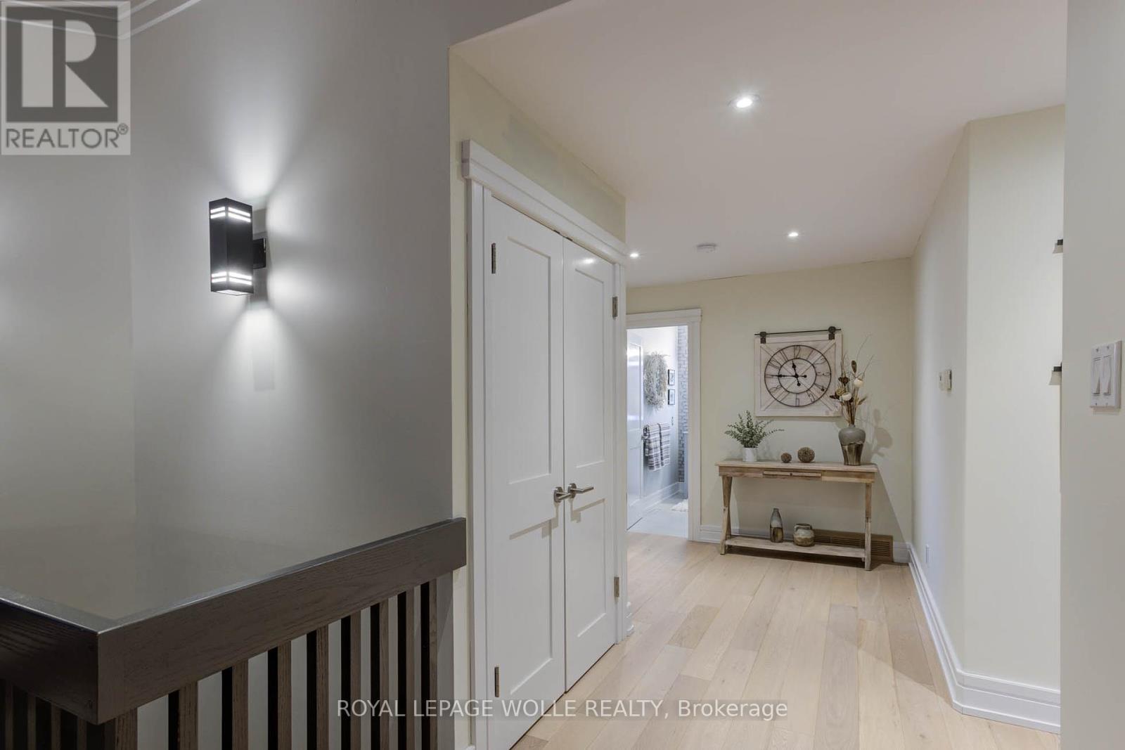 












14 JAMES COURT

,
Wellesley,




Ontario
N0B2M1


