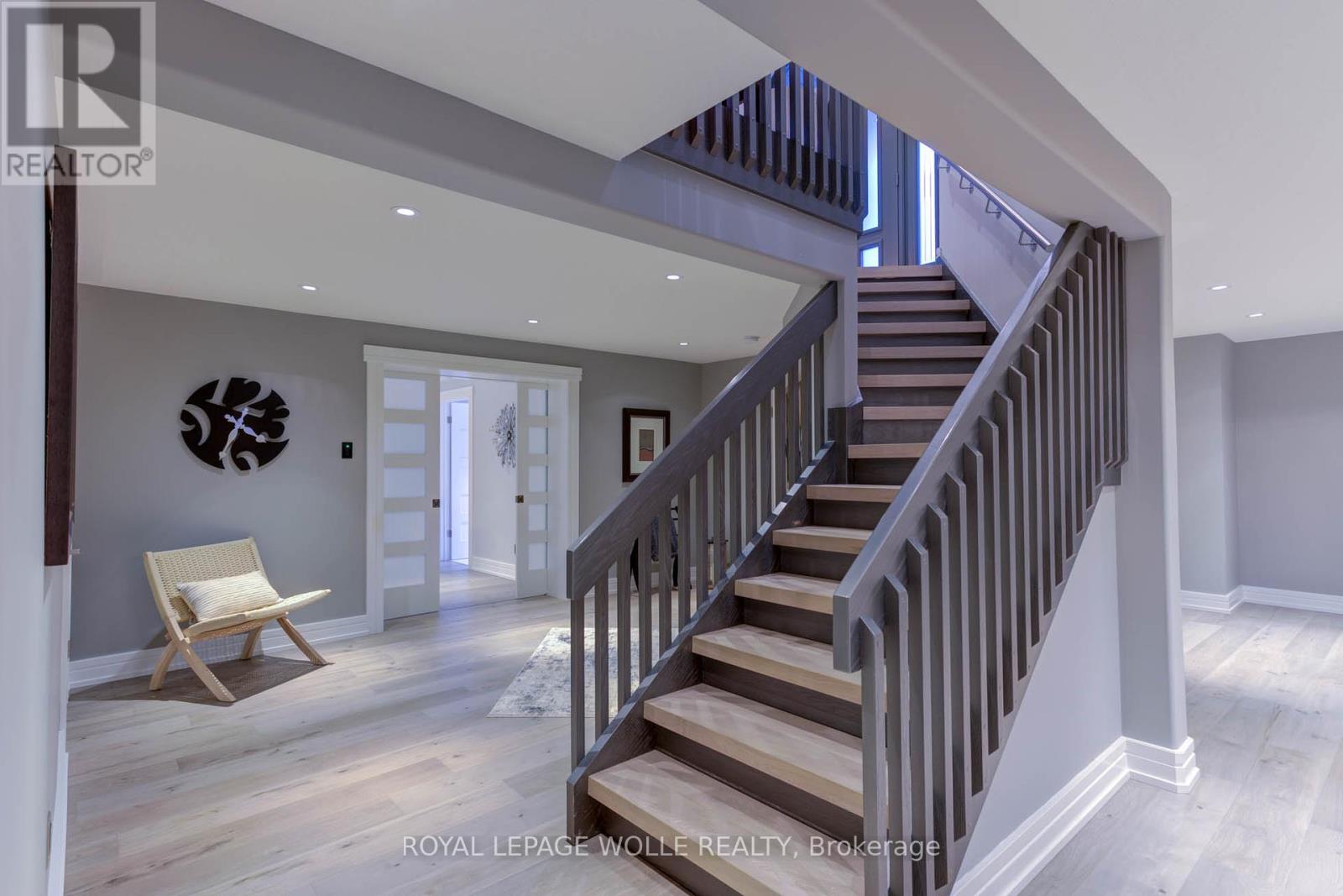 












14 JAMES COURT

,
Wellesley,




Ontario
N0B2M1


