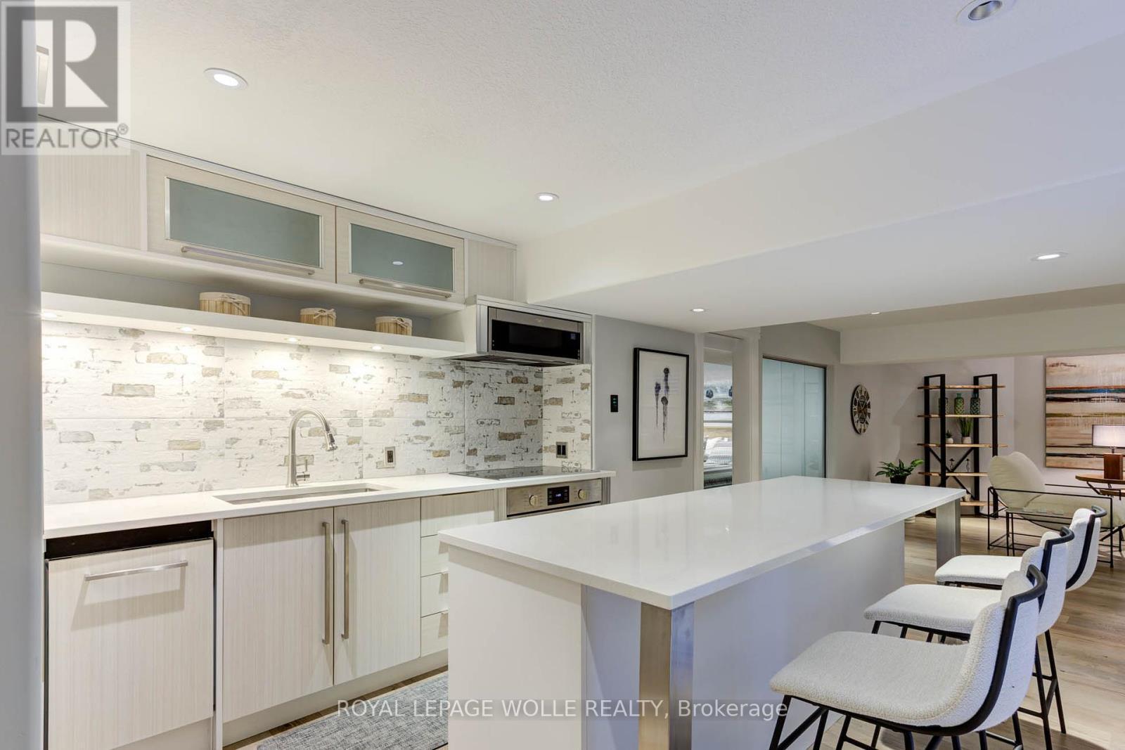 












14 JAMES COURT

,
Wellesley,




Ontario
N0B2M1

