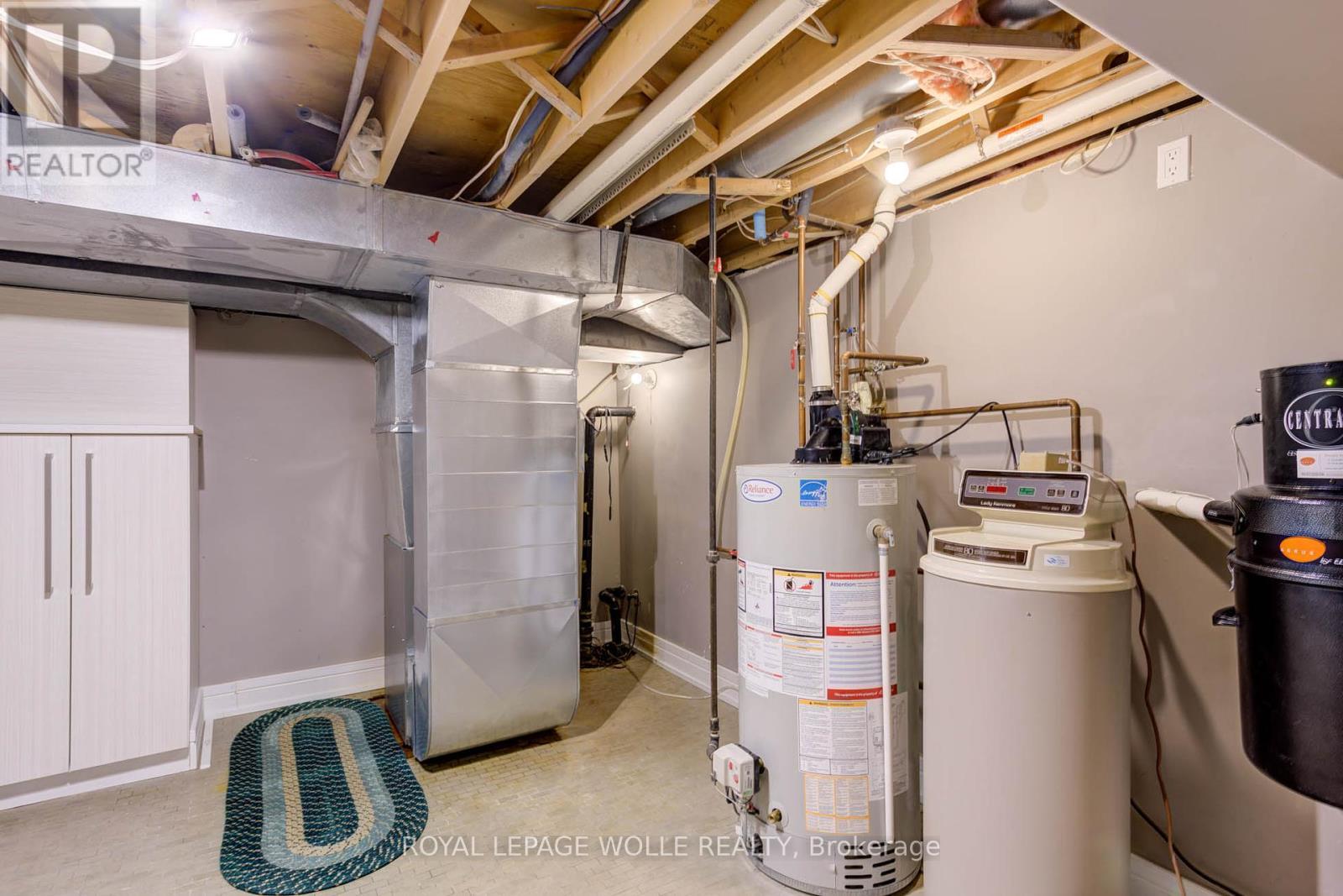 












14 JAMES COURT

,
Wellesley,




Ontario
N0B2M1

