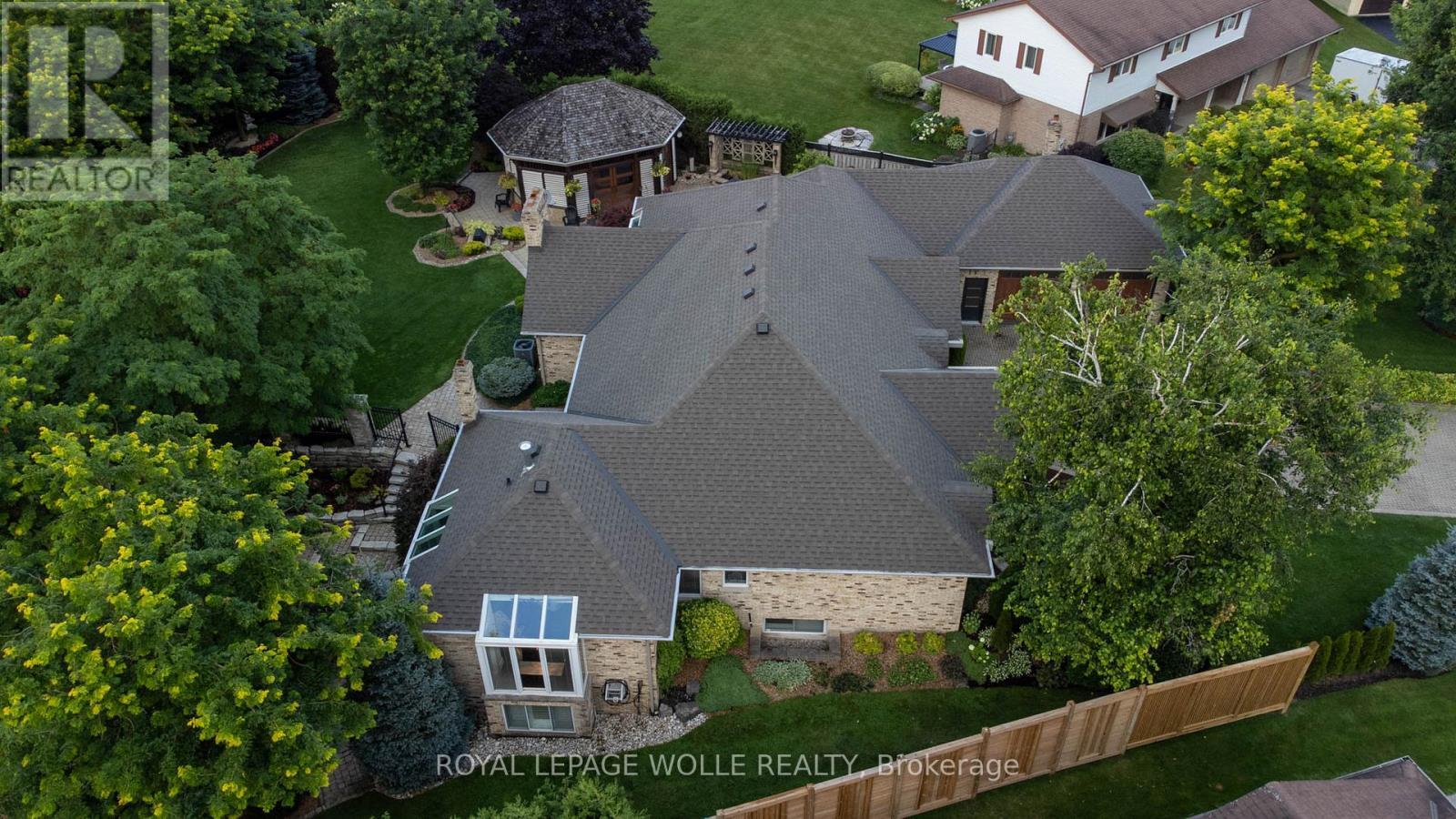 












14 JAMES COURT

,
Wellesley,




Ontario
N0B2M1

