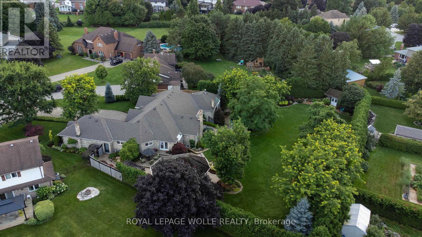 












14 JAMES COURT

,
Wellesley,




Ontario
N0B2M1

