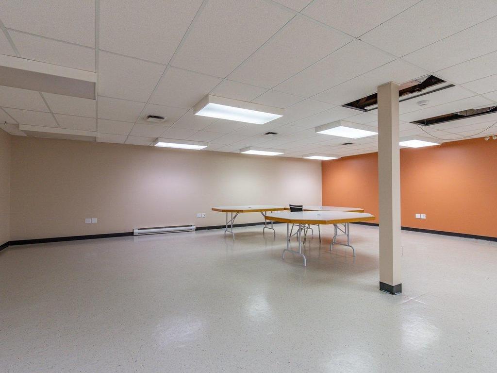 









786


Rue King E.

,
Sherbrooke (Fleurimont),




QC
J1G1C5

