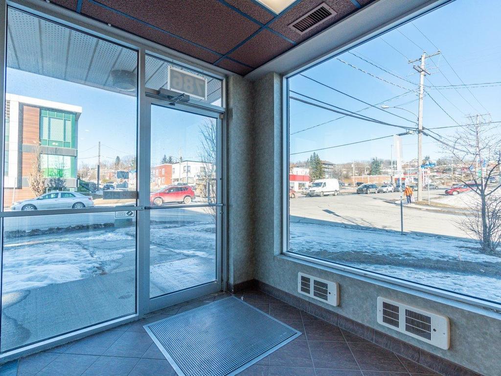 









786


Rue King E.

,
Sherbrooke (Fleurimont),




QC
J1G1C5

