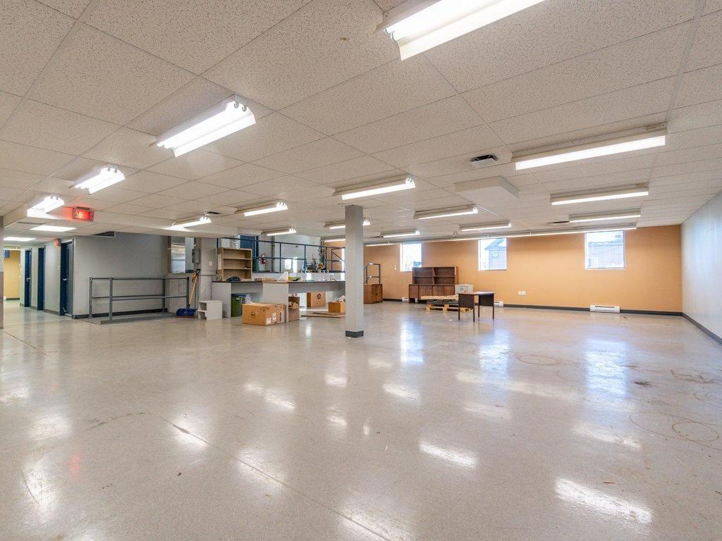 









786


Rue King E.

,
Sherbrooke (Fleurimont),




QC
J1G1C5

