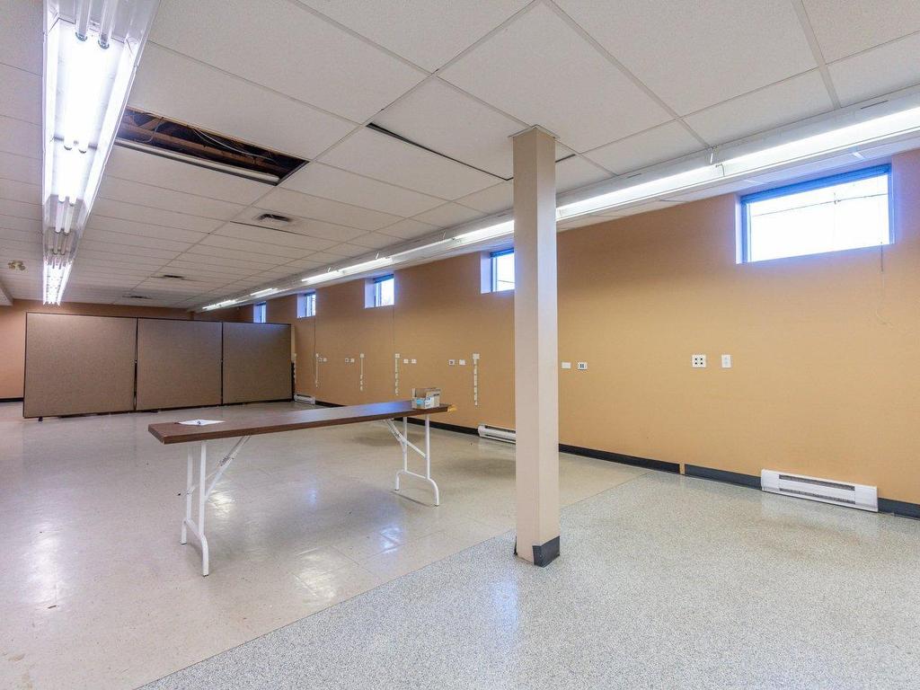 









786


Rue King E.

,
Sherbrooke (Fleurimont),




QC
J1G1C5

