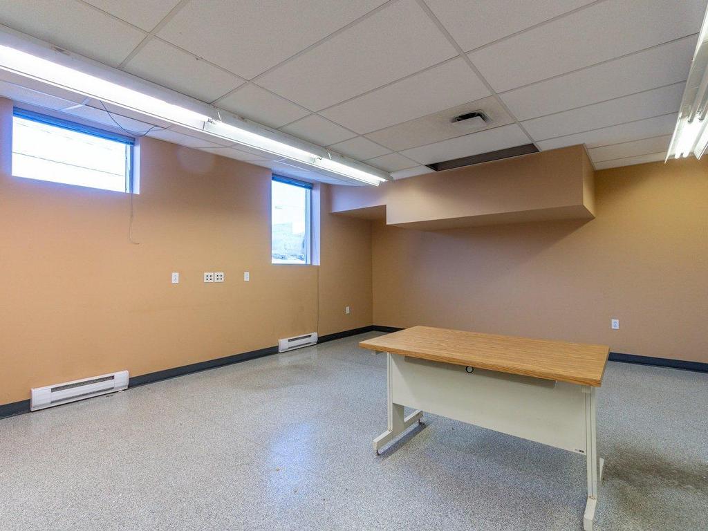 









786


Rue King E.

,
Sherbrooke (Fleurimont),




QC
J1G1C5

