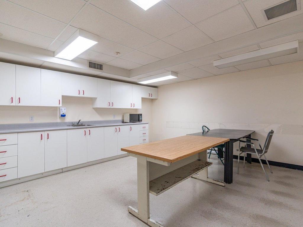









786


Rue King E.

,
Sherbrooke (Fleurimont),




QC
J1G1C5

