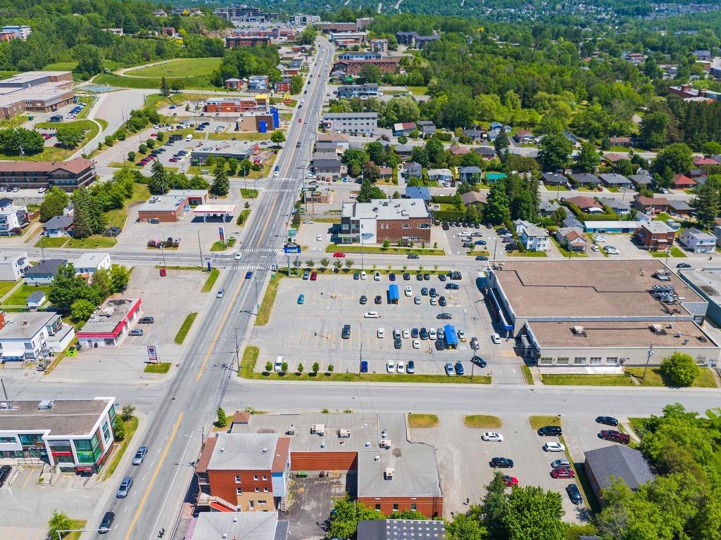 









786


Rue King E.

,
Sherbrooke (Fleurimont),




QC
J1G1C5

