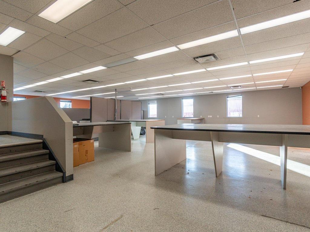 









786


Rue King E.

,
Sherbrooke (Fleurimont),




QC
J1G1C5

