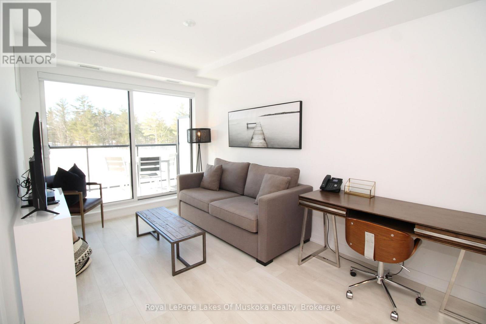 












313 - 120 CARRICK TRAIL

,
Gravenhurst (Muskoka (S)),




Ontario
P1P0A2

