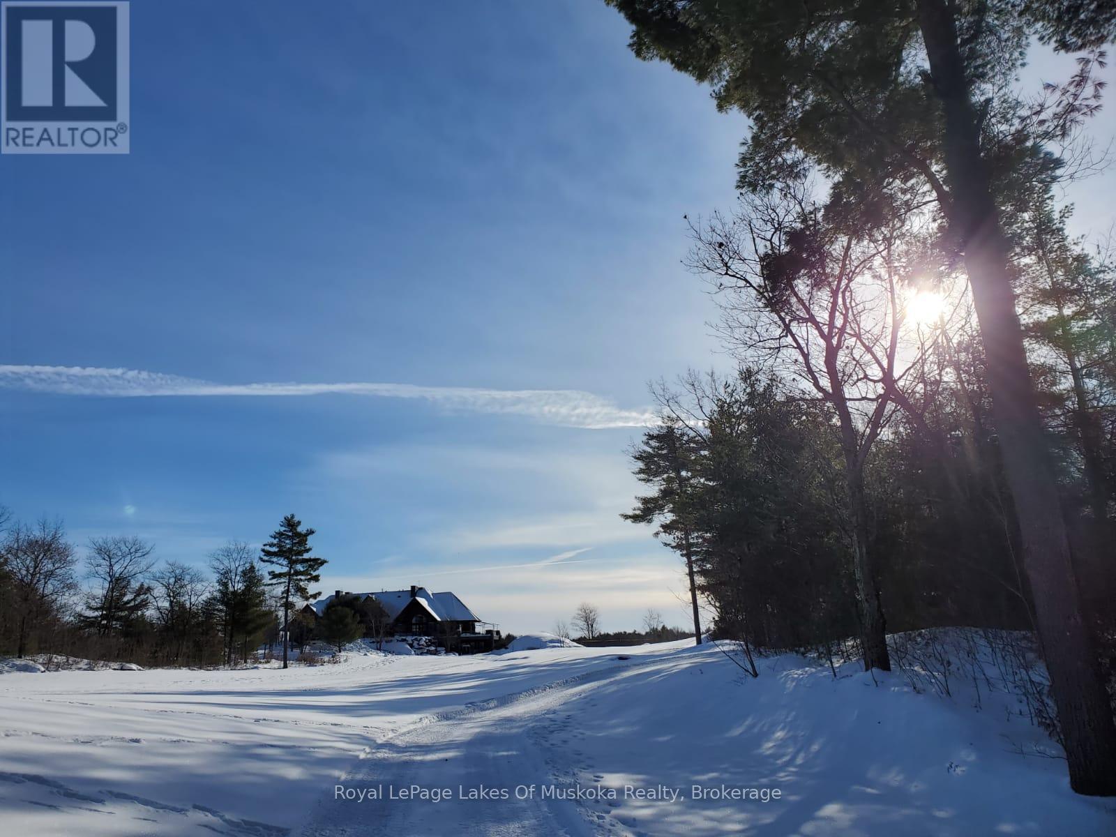 












313 - 120 CARRICK TRAIL

,
Gravenhurst (Muskoka (S)),




Ontario
P1P0A2

