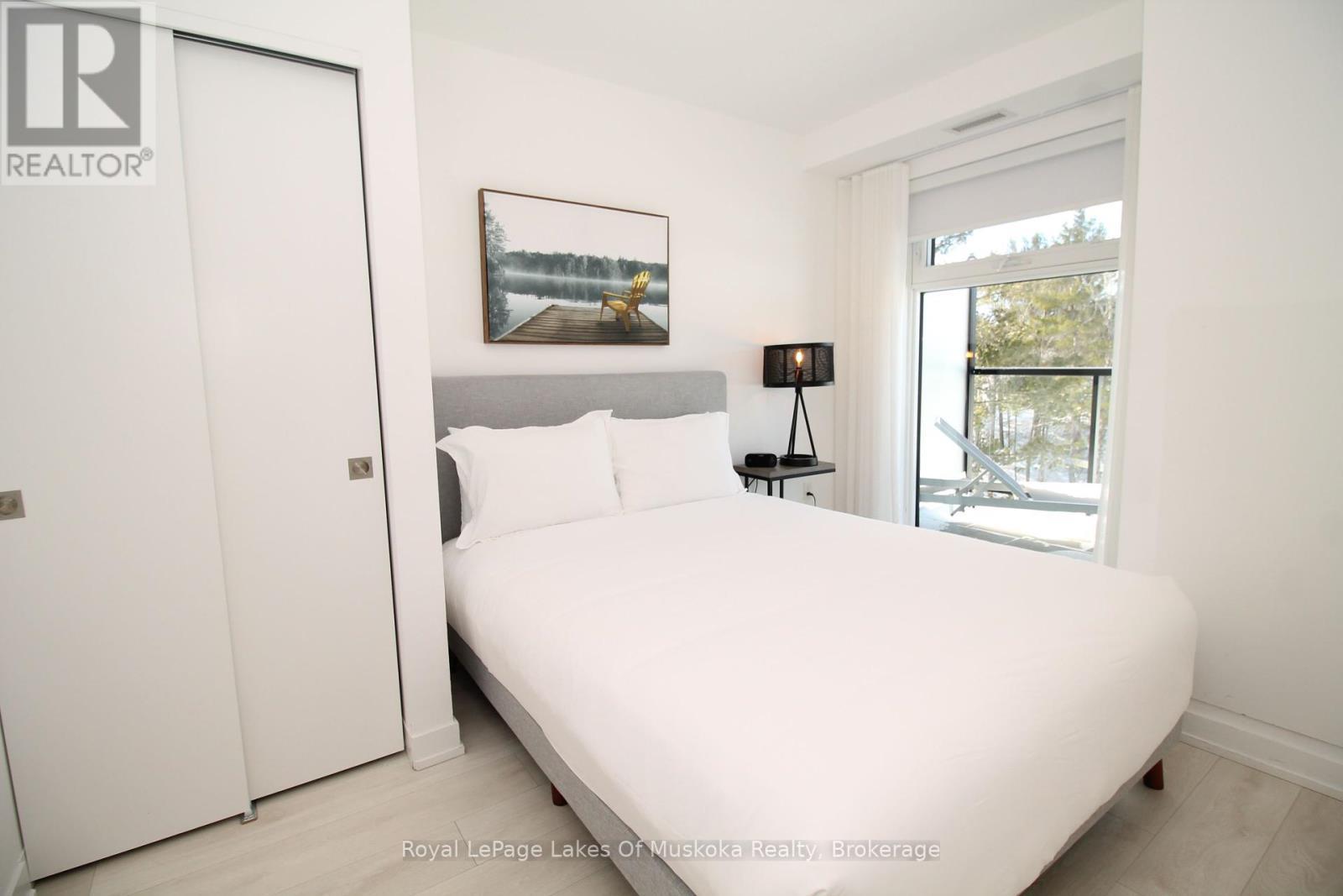 












313 - 120 CARRICK TRAIL

,
Gravenhurst (Muskoka (S)),




Ontario
P1P0A2

