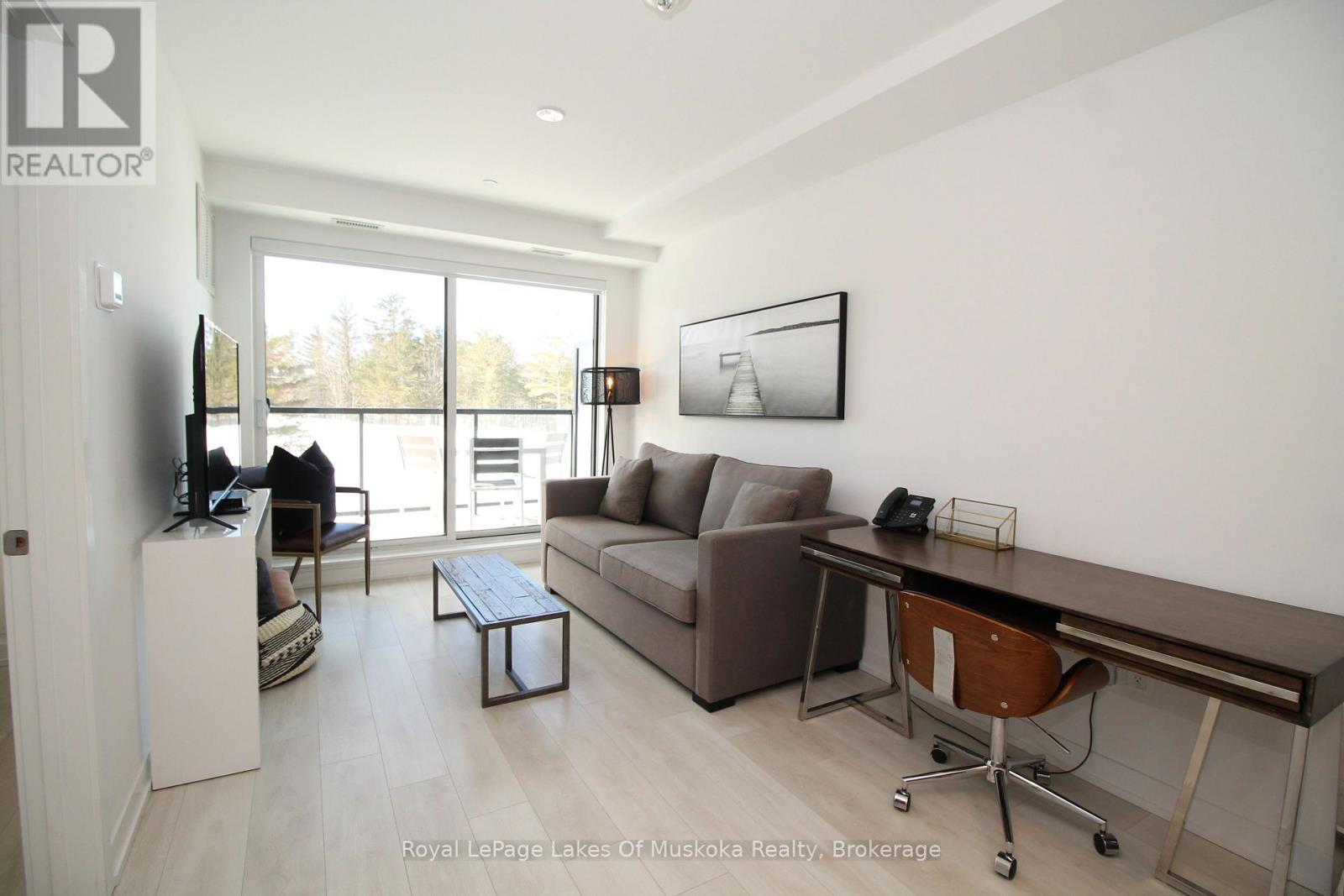 












313 - 120 CARRICK TRAIL

,
Gravenhurst (Muskoka (S)),




Ontario
P1P0A2

