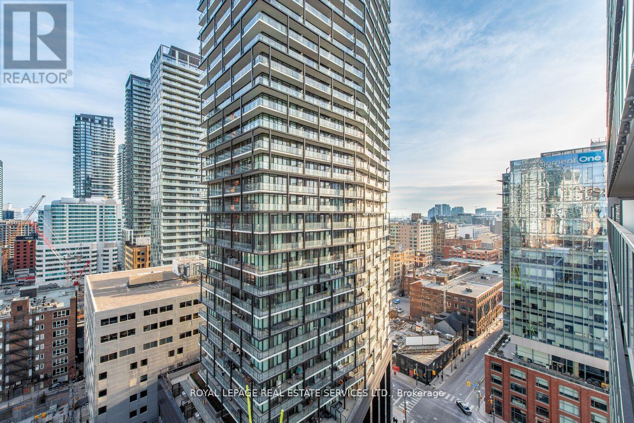 












2116 - 330 RICHMOND STREET W

,
Toronto,




Ontario
M5V1X2

