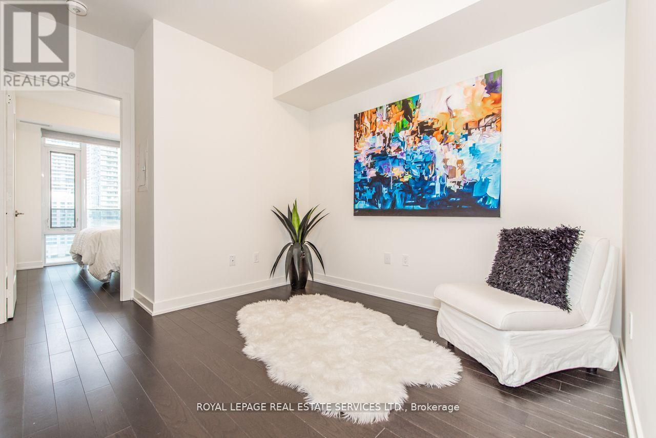 












2116 - 330 RICHMOND STREET W

,
Toronto,




Ontario
M5V1X2

