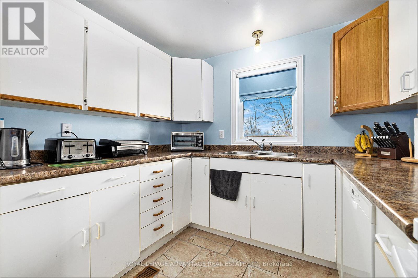 












620 HIGHWAY 15 HIGHWAY

,
Rideau Lakes,




Ontario
K0G1L0

