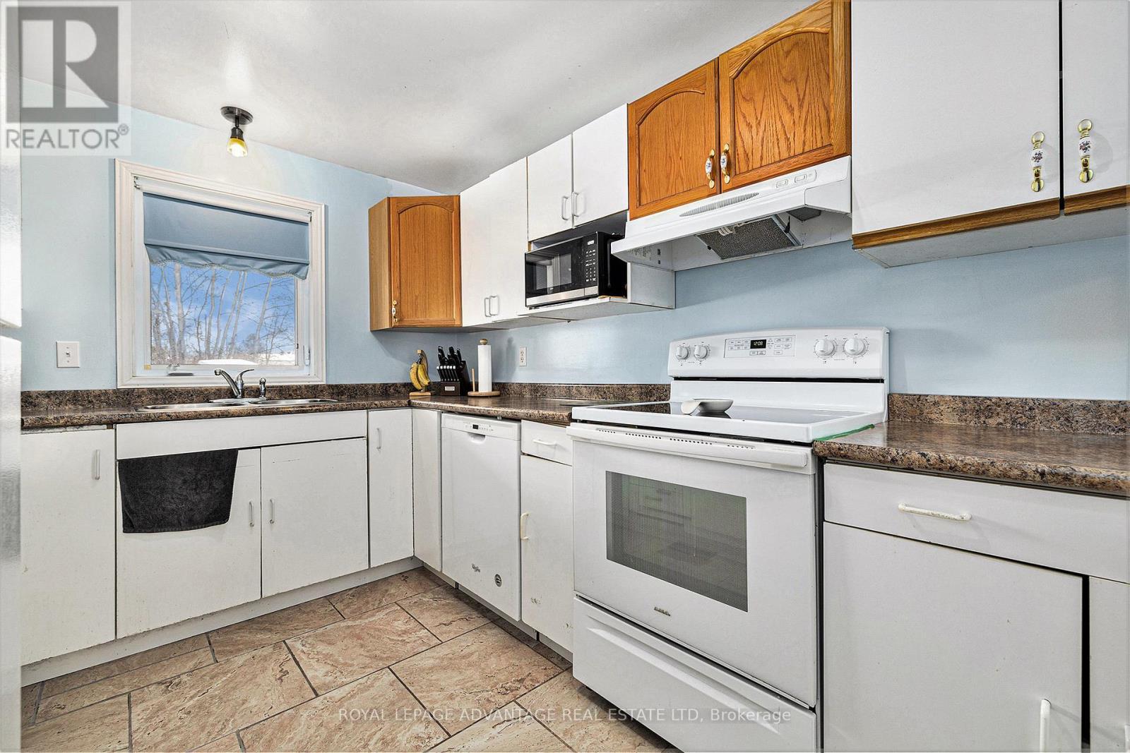 












620 HIGHWAY 15 HIGHWAY

,
Rideau Lakes,




Ontario
K0G1L0

