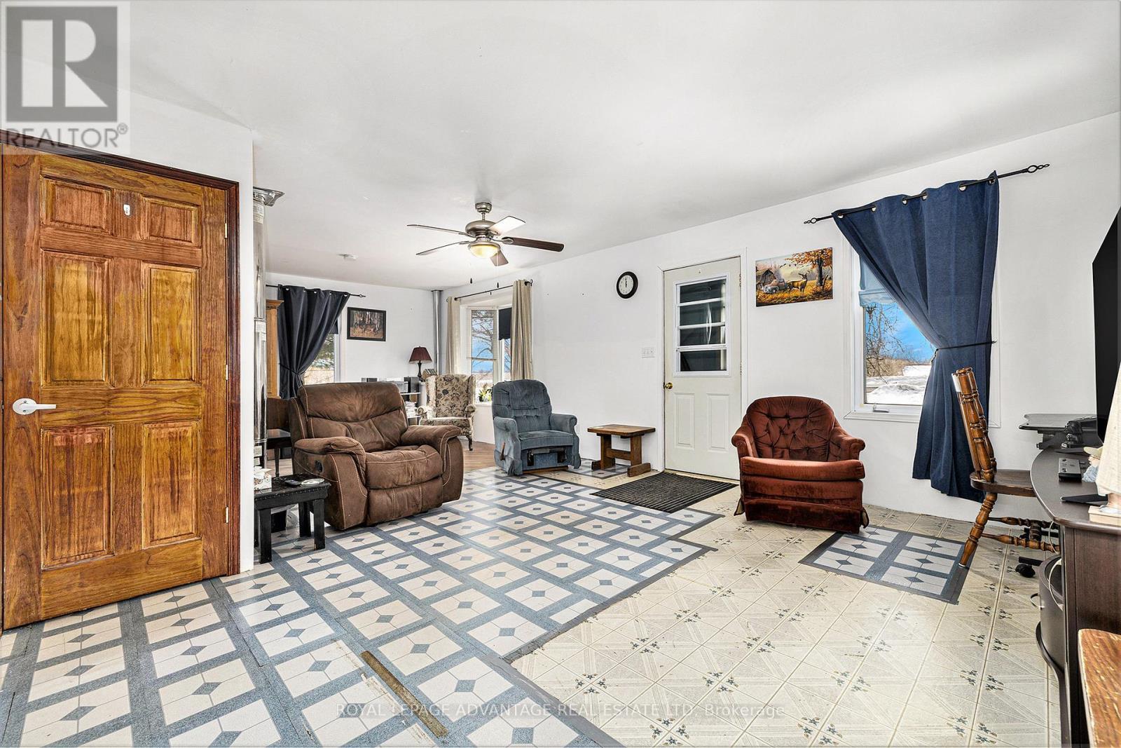 












620 HIGHWAY 15 HIGHWAY

,
Rideau Lakes,




Ontario
K0G1L0

