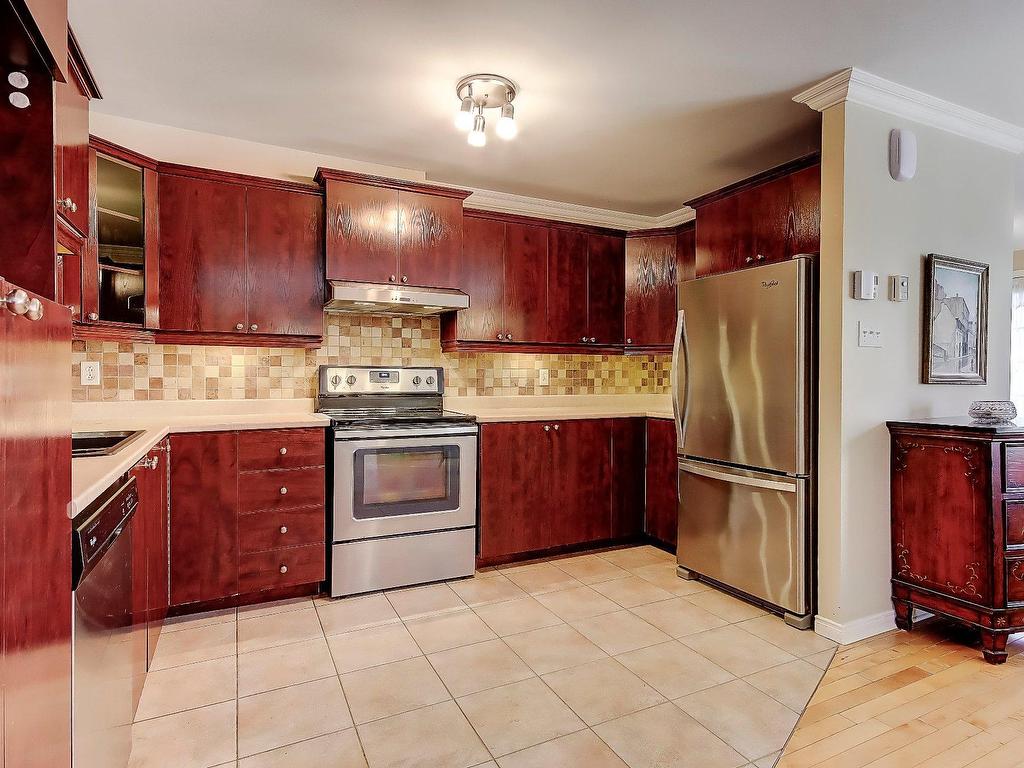 









1582


Rue St-Jacques

,
Saint-Bruno-de-Montarville,




QC
J3V6K6


