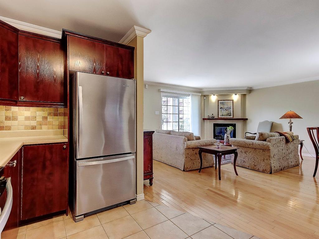 









1582


Rue St-Jacques

,
Saint-Bruno-de-Montarville,




QC
J3V6K6

