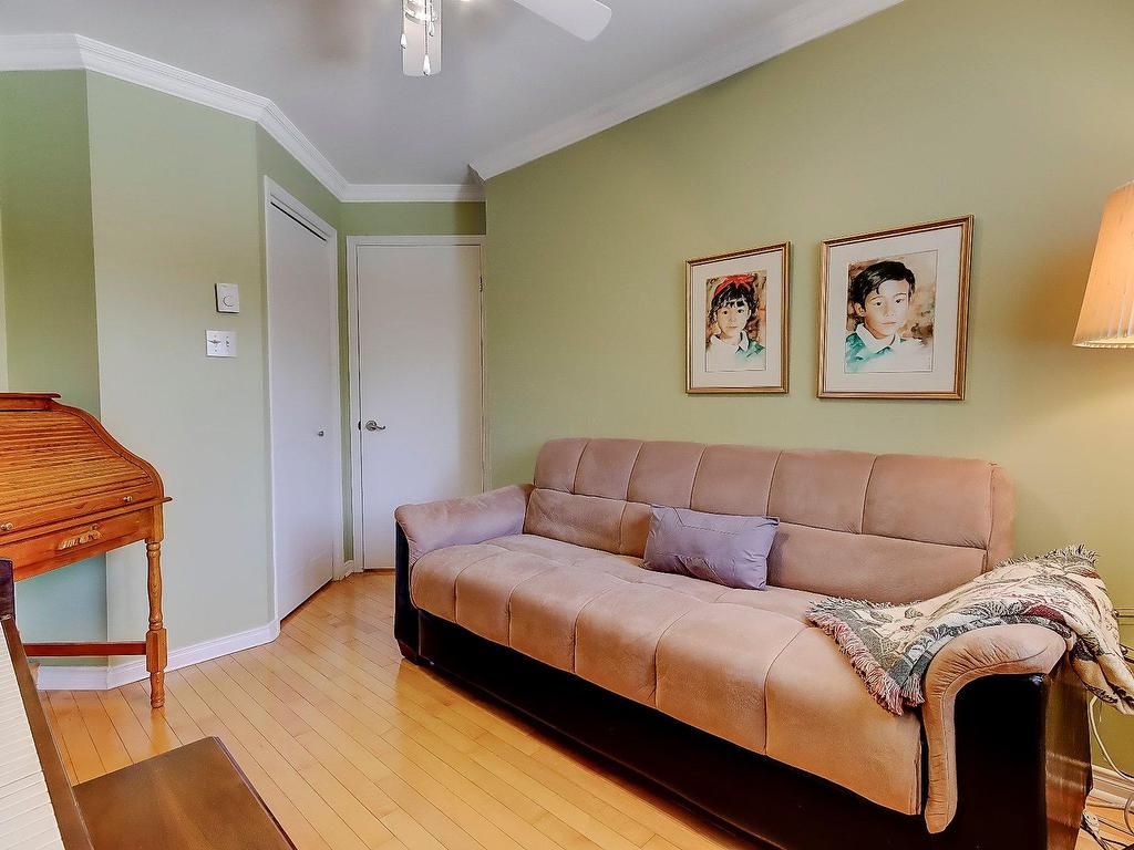 









1582


Rue St-Jacques

,
Saint-Bruno-de-Montarville,




QC
J3V6K6

