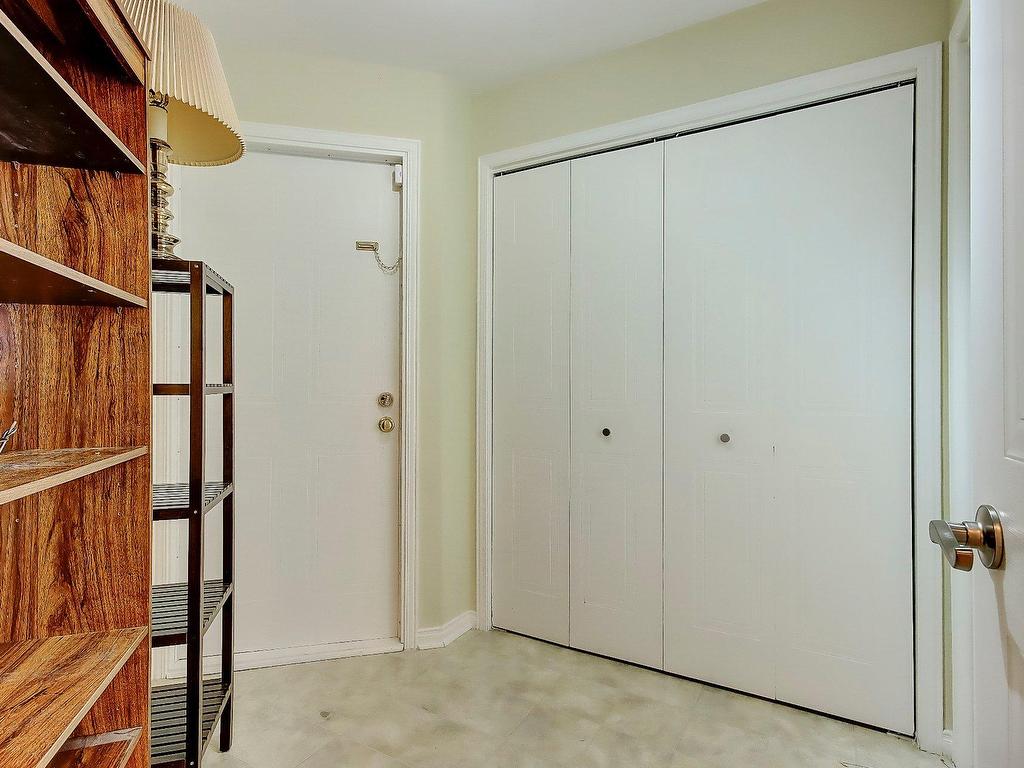 









1582


Rue St-Jacques

,
Saint-Bruno-de-Montarville,




QC
J3V6K6

