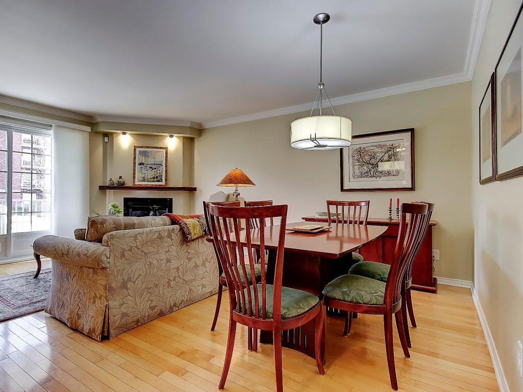 









1582


Rue St-Jacques

,
Saint-Bruno-de-Montarville,




QC
J3V6K6

