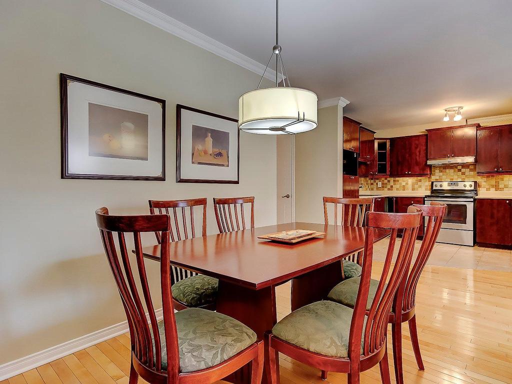 









1582


Rue St-Jacques

,
Saint-Bruno-de-Montarville,




QC
J3V6K6

