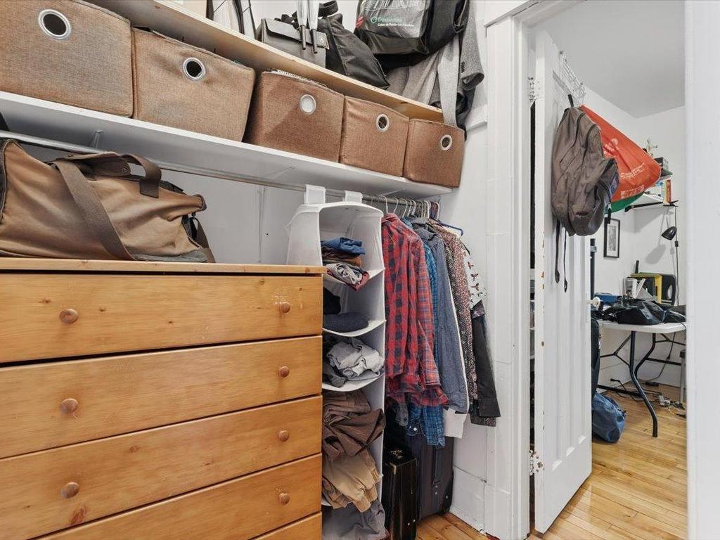









5421

 - 5425


4e Avenue

,
Montréal (Rosemont/La Petite-Patrie),




QC
H1Y2V5

