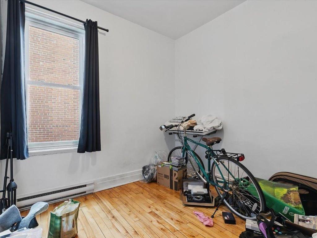 









5421

 - 5425


4e Avenue

,
Montréal (Rosemont/La Petite-Patrie),




QC
H1Y2V5

