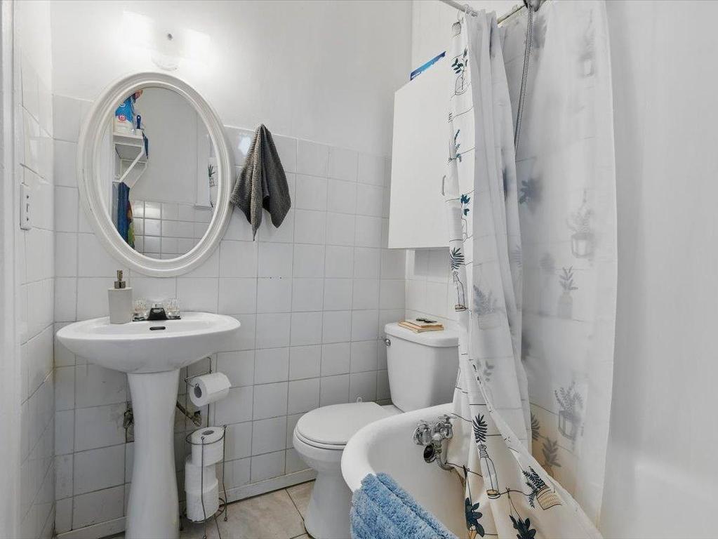 









5421

 - 5425


4e Avenue

,
Montréal (Rosemont/La Petite-Patrie),




QC
H1Y2V5

