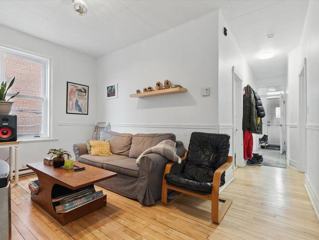 









5421

 - 5425


4e Avenue

,
Montréal (Rosemont/La Petite-Patrie),




QC
H1Y2V5

