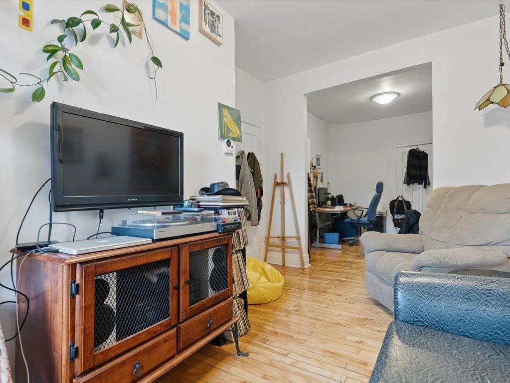 









5421

 - 5425


4e Avenue

,
Montréal (Rosemont/La Petite-Patrie),




QC
H1Y2V5

