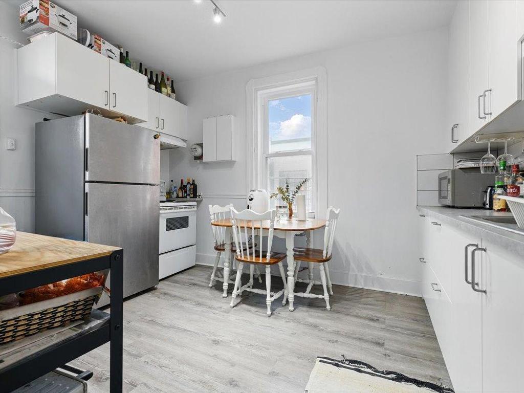









5421

 - 5425


4e Avenue

,
Montréal (Rosemont/La Petite-Patrie),




QC
H1Y2V5

