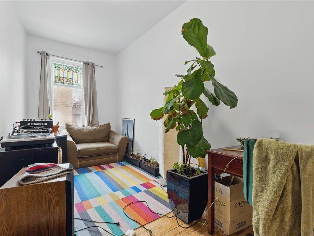 









5421

 - 5425


4e Avenue

,
Montréal (Rosemont/La Petite-Patrie),




QC
H1Y2V5

