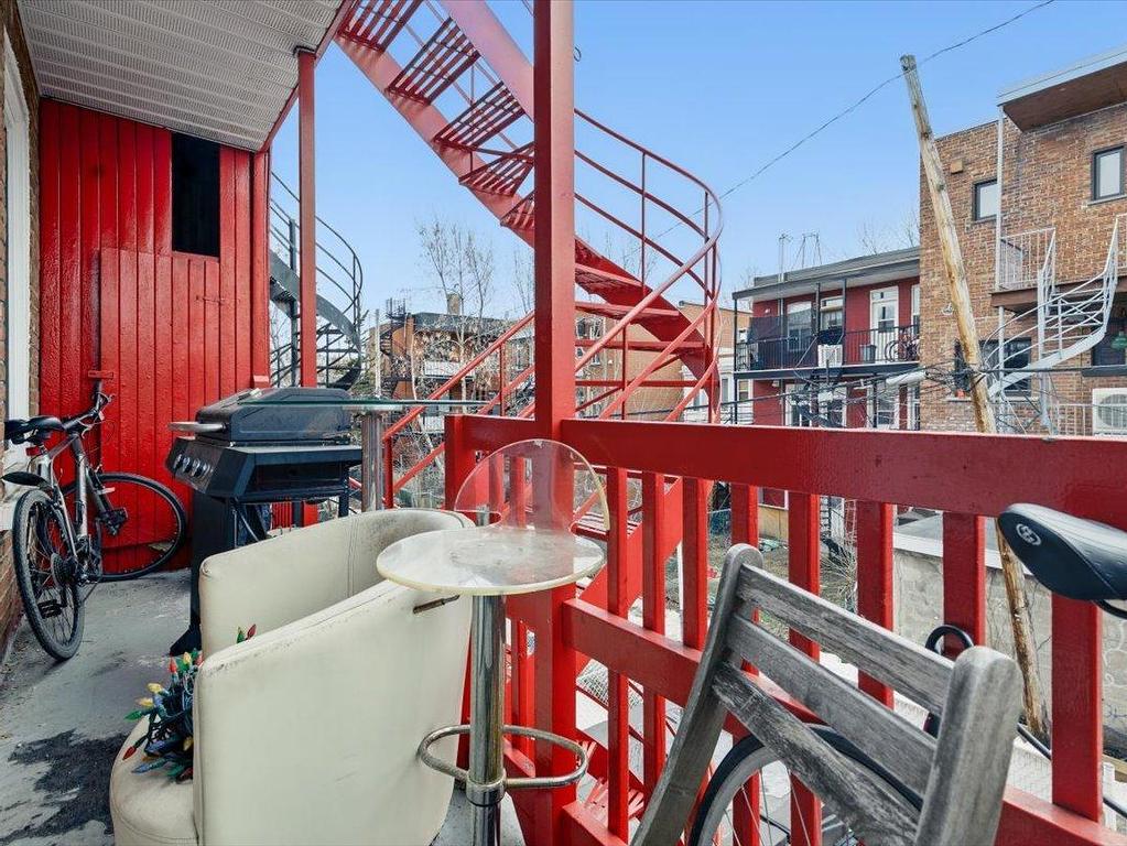 









5421

 - 5425


4e Avenue

,
Montréal (Rosemont/La Petite-Patrie),




QC
H1Y2V5

