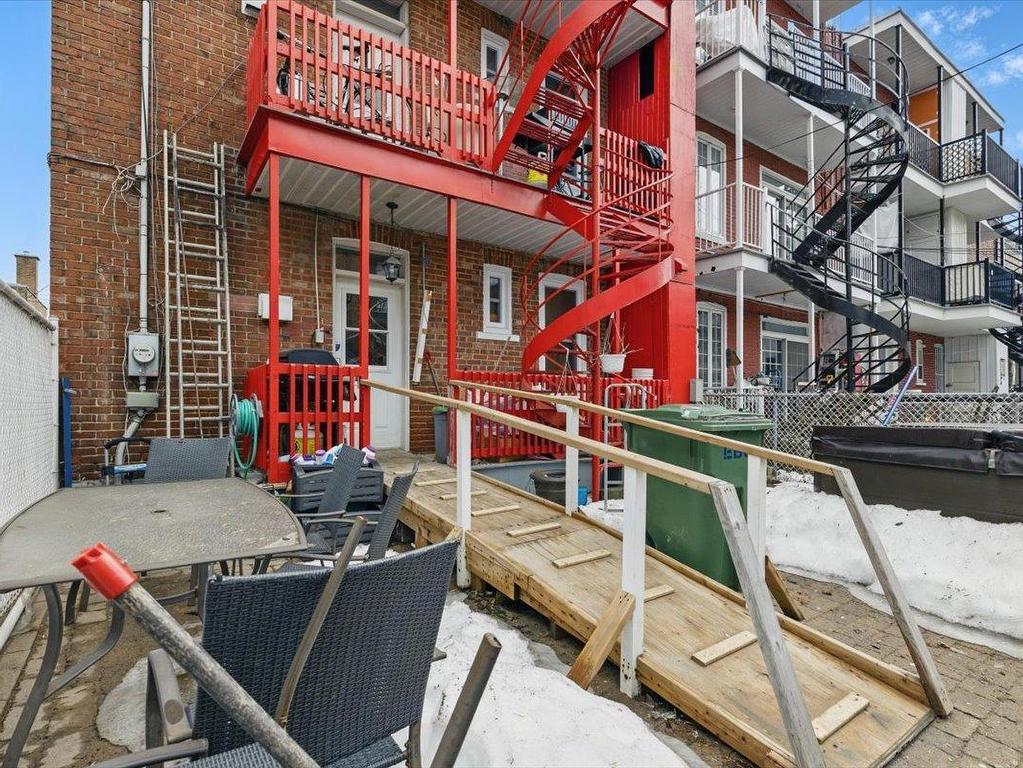 









5421

 - 5425


4e Avenue

,
Montréal (Rosemont/La Petite-Patrie),




QC
H1Y2V5

