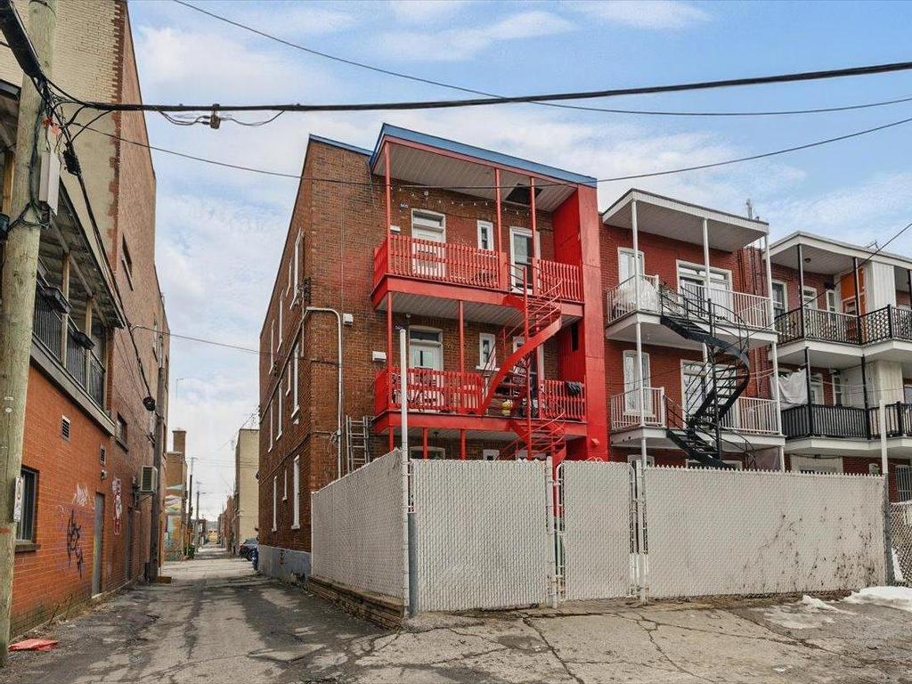 









5421

 - 5425


4e Avenue

,
Montréal (Rosemont/La Petite-Patrie),




QC
H1Y2V5

