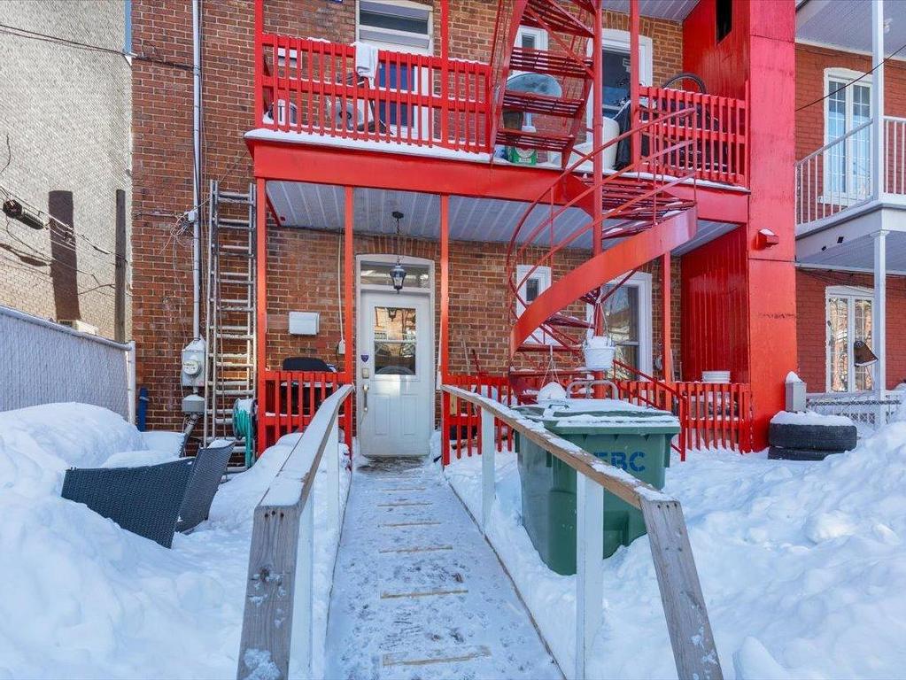 









5421

 - 5425


4e Avenue

,
Montréal (Rosemont/La Petite-Patrie),




QC
H1Y2V5

