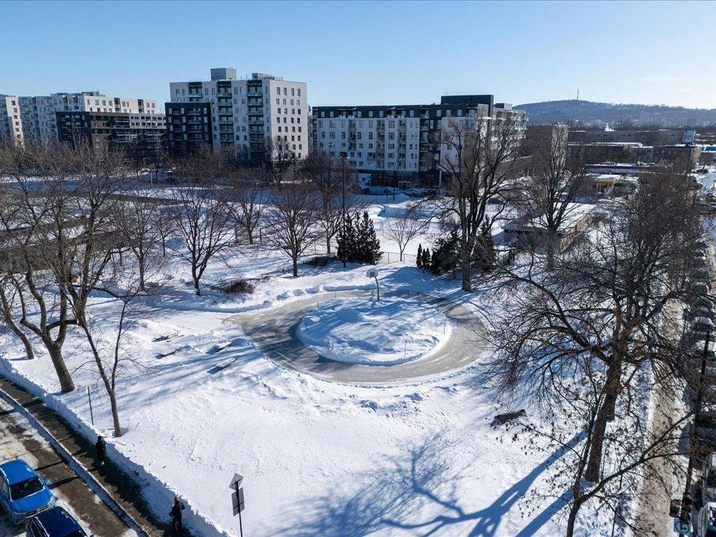 









5421

 - 5425


4e Avenue

,
Montréal (Rosemont/La Petite-Patrie),




QC
H1Y2V5

