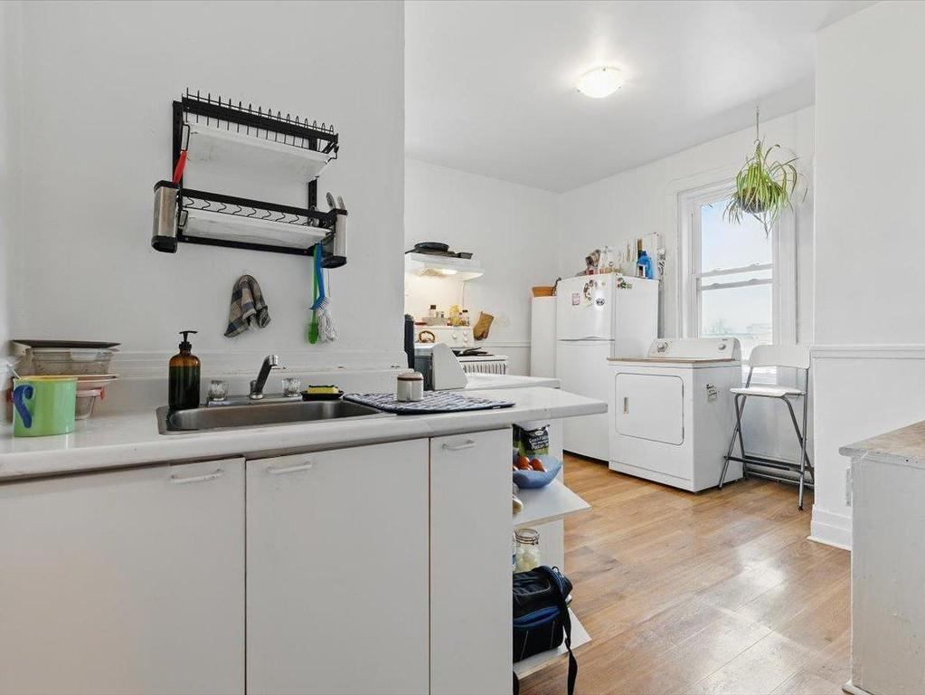 









5421

 - 5425


4e Avenue

,
Montréal (Rosemont/La Petite-Patrie),




QC
H1Y2V5

