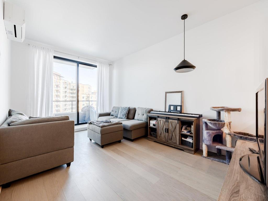 









7070


Boul. Newman

, 407,
Montréal (LaSalle),




QC
H8N0K1

