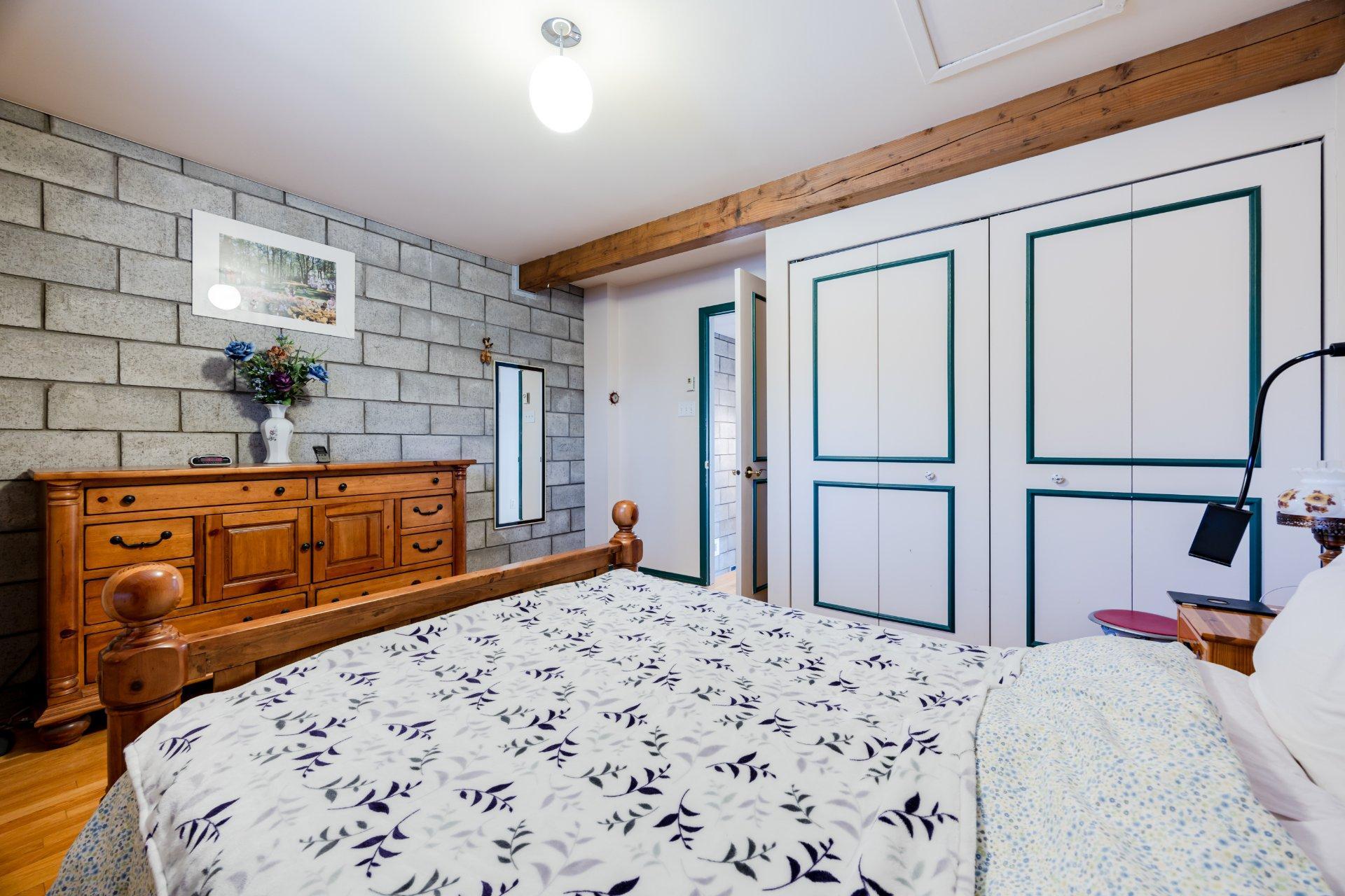 









5166Z


Rue Joseph-A.-Rodier

,
Montréal (Mercier/Hochelaga-Maisonneuve),




QC
H1K5C9


