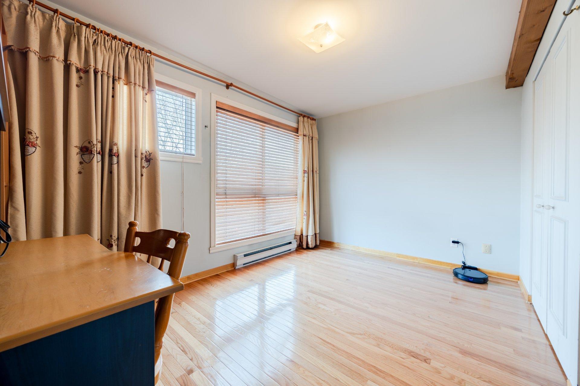 









5166Z


Rue Joseph-A.-Rodier

,
Montréal (Mercier/Hochelaga-Maisonneuve),




QC
H1K5C9

