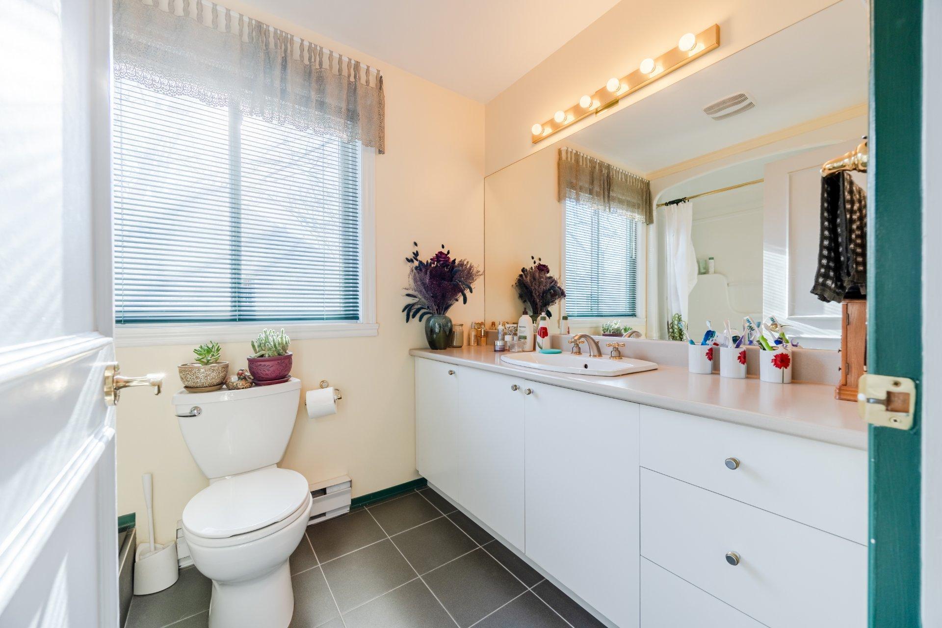 









5166Z


Rue Joseph-A.-Rodier

,
Montréal (Mercier/Hochelaga-Maisonneuve),




QC
H1K5C9

