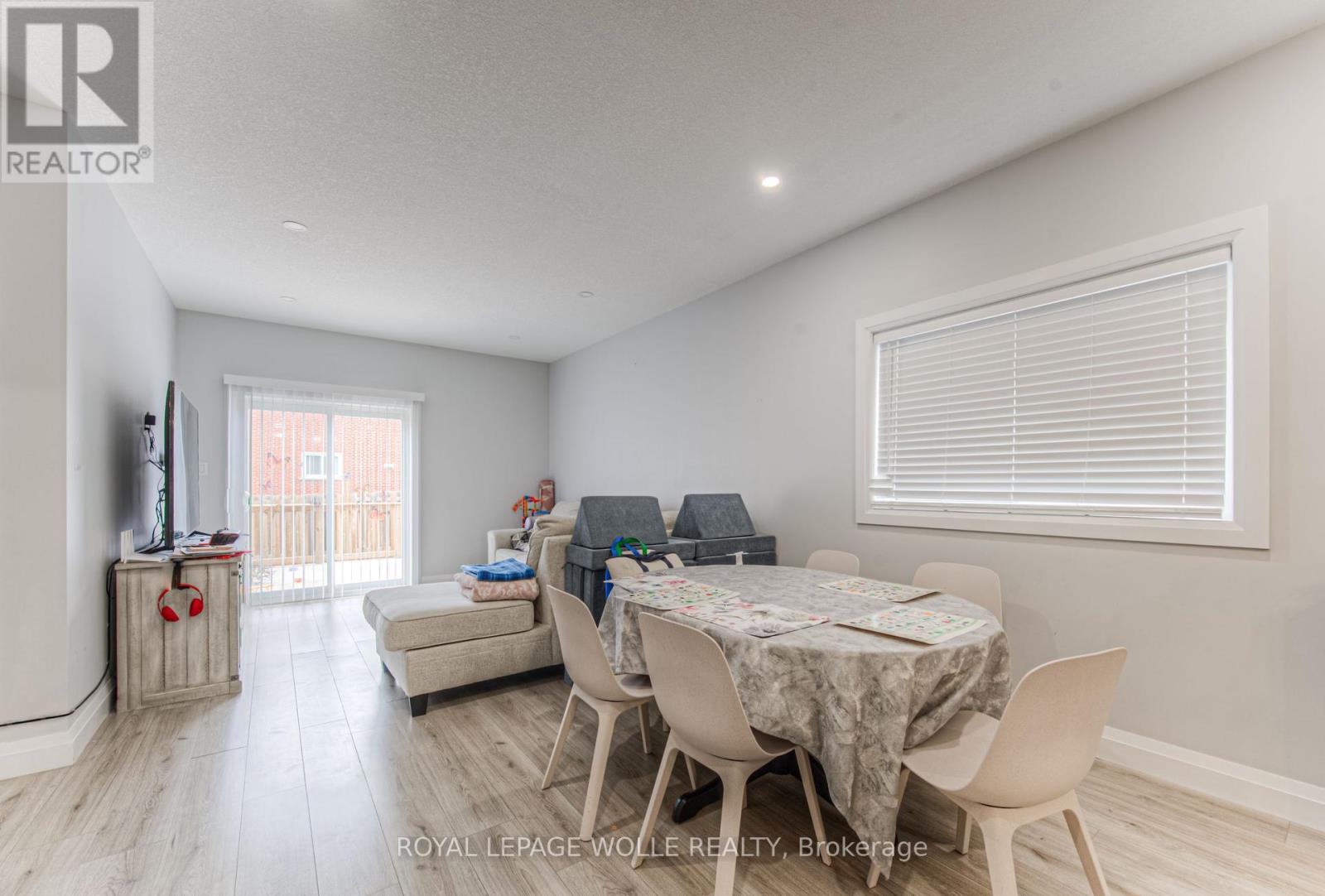 












204 FIFTH AVENUE

,
Kitchener,




Ontario
N2C1P7

